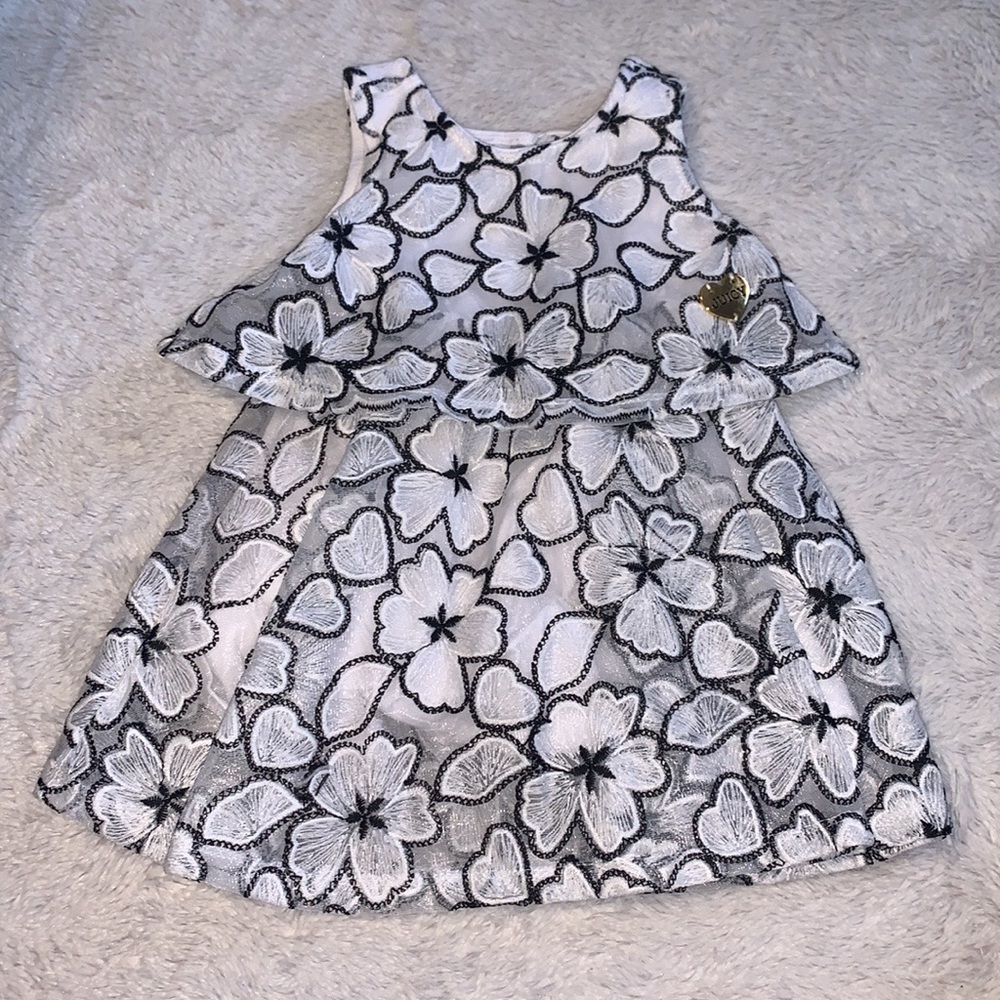Juicy couture white and black lace floral
dress